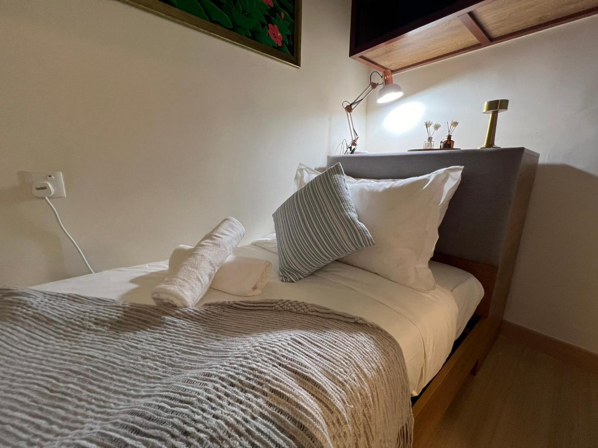 Vitaminsea4 Seaview 6pax Netflix A-11-12 * Kuantan